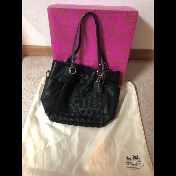 Coach tweeted Duffle/tote blk great condition - Picture 2 of 5